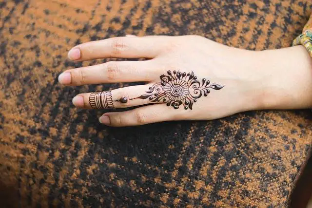 arabic henna design