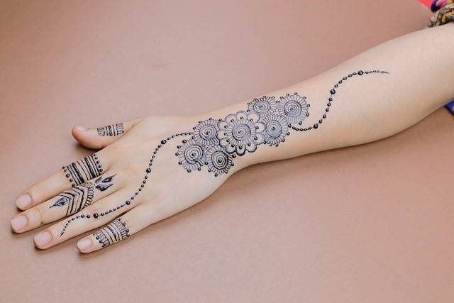 stylish henna design