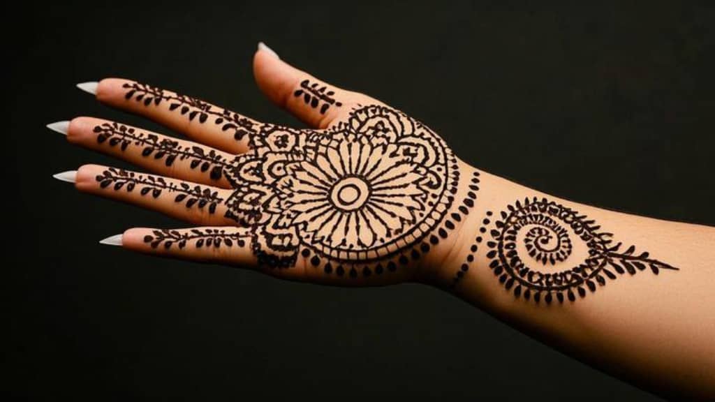 ক্লাসিক মেহেদী ডিজাইন